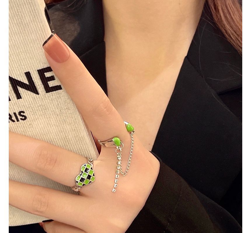 Ring Checker Open Heart Chained Double