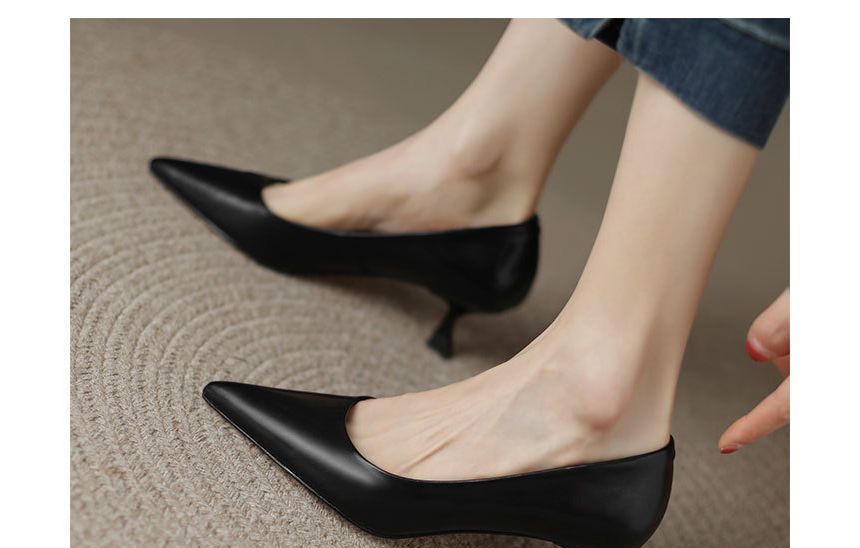 Kitten Heel Pumps Pointed