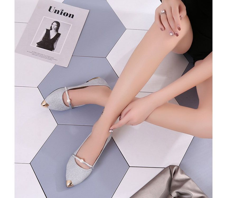 Pointy Metal Flats Accent