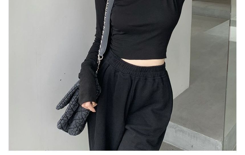Plain Slim Round Crop Tee Long-Sleeve Neck Fit