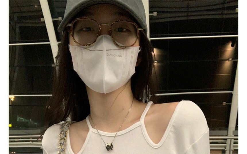 Long-Sleeve Cold-Shoulder Top Slim-Fit Print