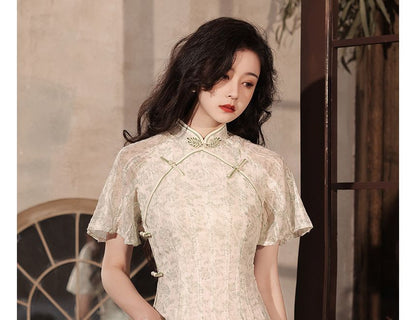 Short-Sleeve Flower Embroidered Qipao