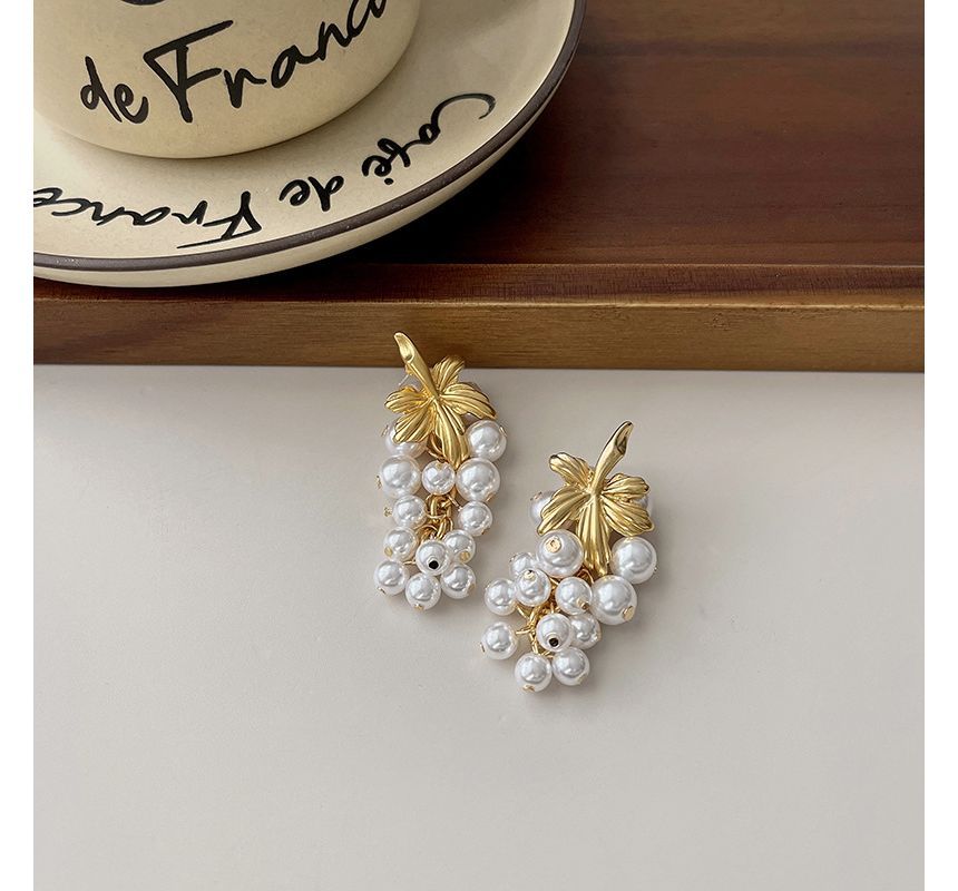 Faux Drop Pearl Grape Earring