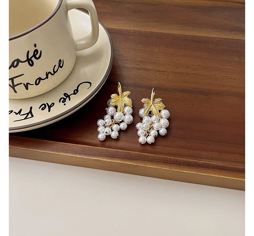 Faux Drop Pearl Grape Earring
