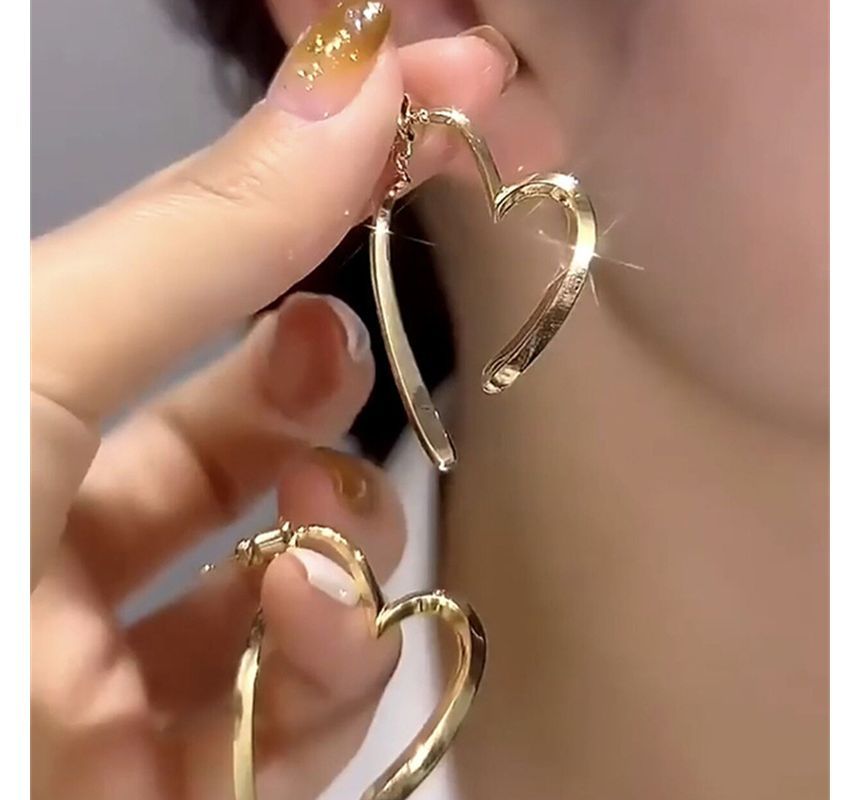 Alloy Earring Through Heart