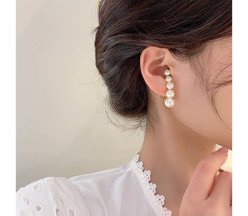 Alloy Pearl Faux Earring