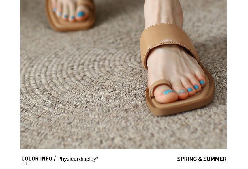 Loop Slide Flat Sandals Toe