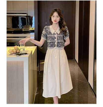 Puff-Sleeve Floral Print Lace Collar Button-Up Blouse / High Waist Plain Midi A-Line Skirt / Set