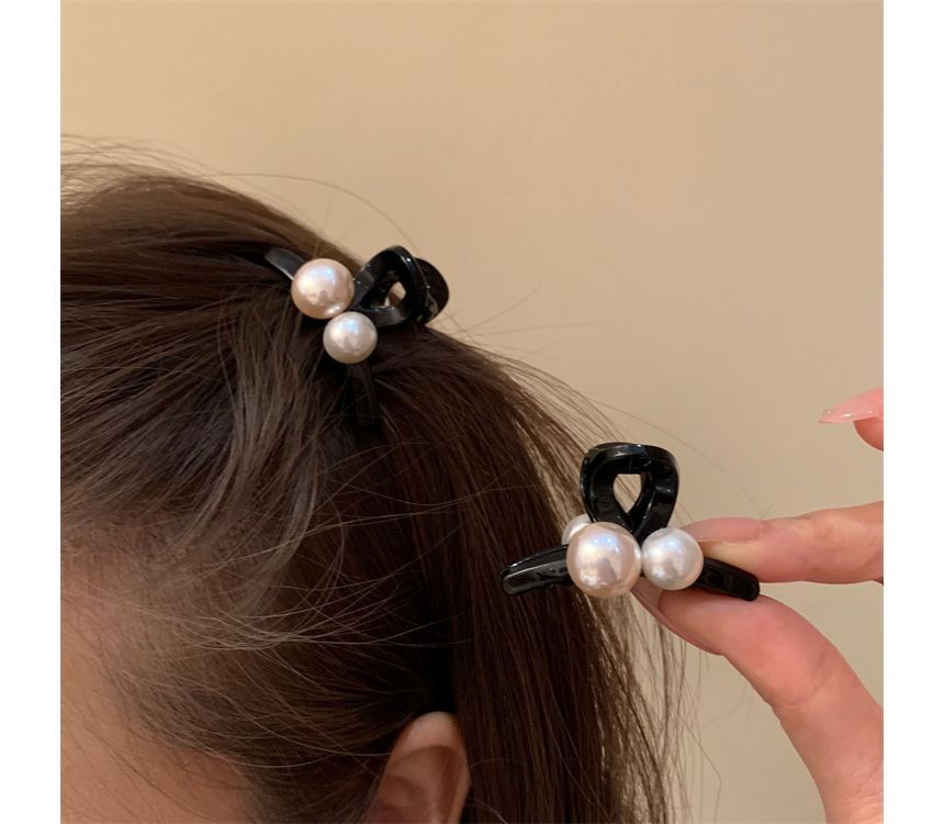 Faux Pearl Mini Hair Clip