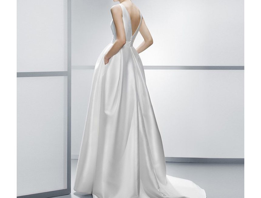 Sleeveless Boat Neck Plain Satin A-Line Wedding Gown