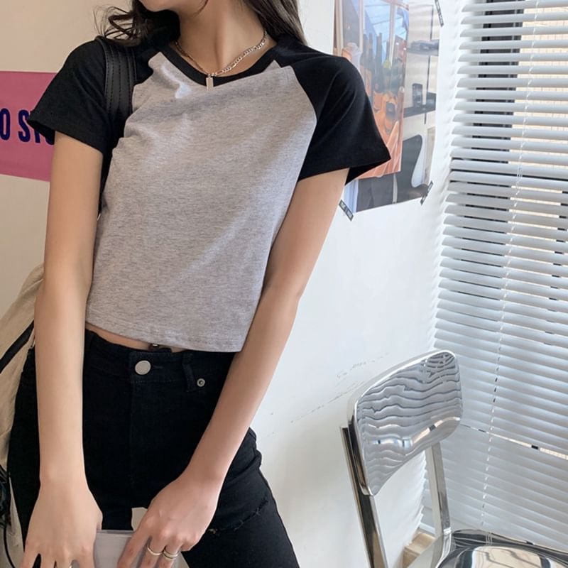 Tee Short-Sleeve Neck Round Crop Raglan