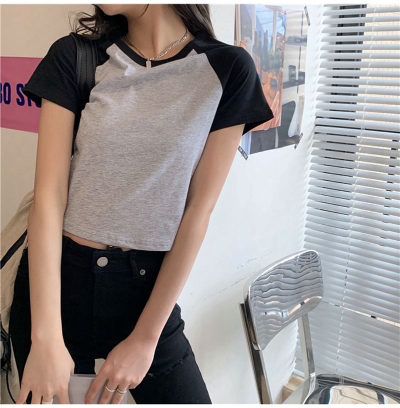 Tee Short-Sleeve Neck Round Crop Raglan