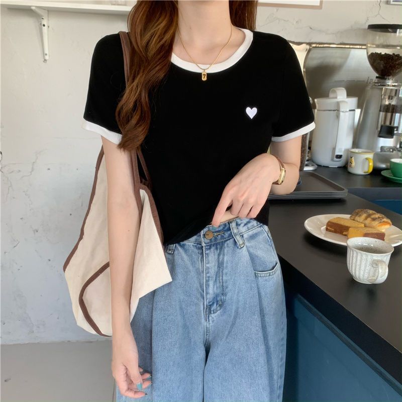 Heart Embroidered Trim Cropped Tee Short-Sleeve Contrast