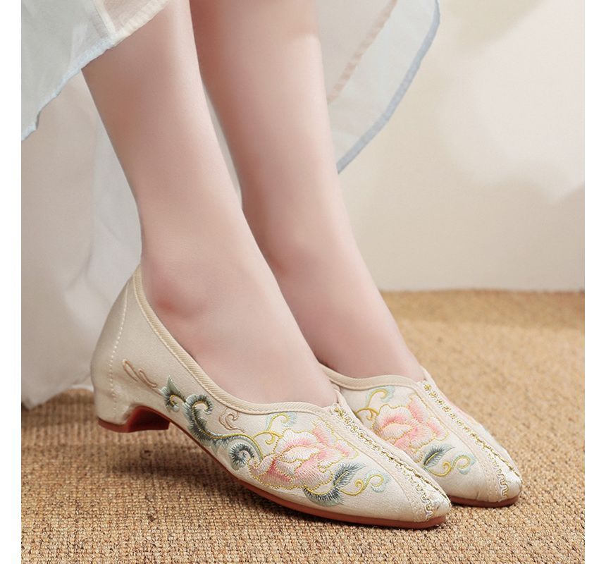 Pumps Satin Floral Embroidered