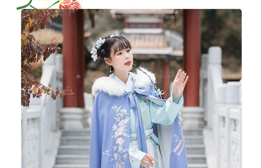 Traditional Chinese Fluffy Cape / Long