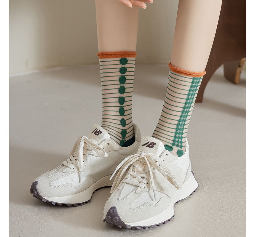 Patterned Mesh Tabi Short Socks