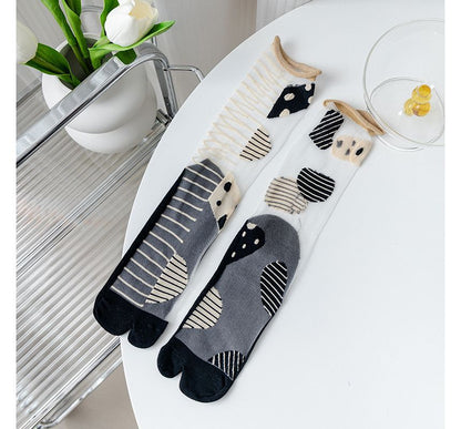 Patterned Mesh Tabi Short Socks