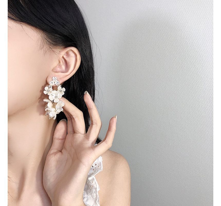 Faux Floral Fringed Alloy Earring Pearl
