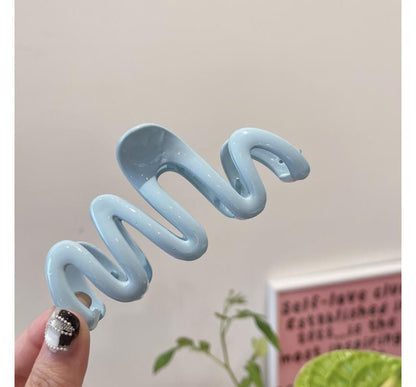 Wavy Plastic Hair Clamp