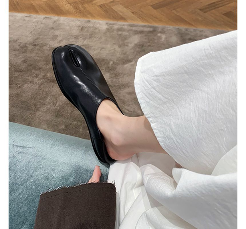 Plain Flats