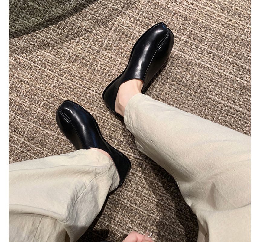 Plain Flats
