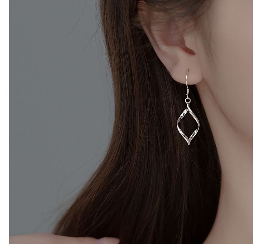 Twisted Drop Earring