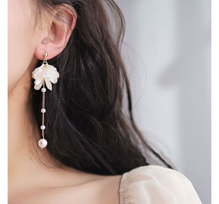 On Earring Petal Drop Faux / Pearl Clip