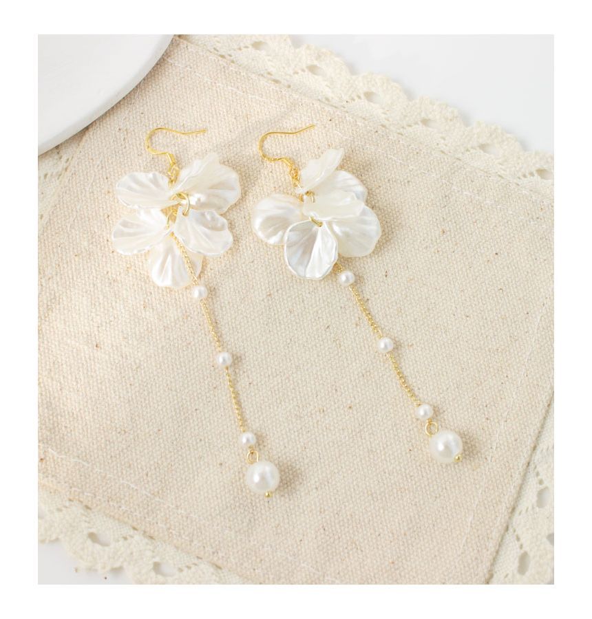 On Earring Petal Drop Faux / Pearl Clip