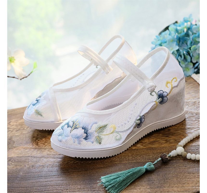Embroidered Mary Pointed Jane Shoes Wedge