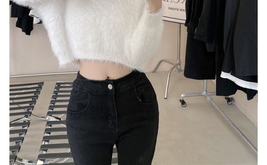 Plain Neck Sweater Round Cropped