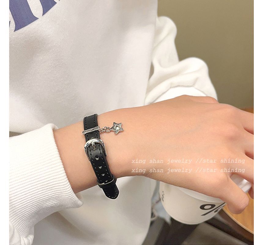 Alloy Faux Bracelet / Leather Pendant Star Buckled