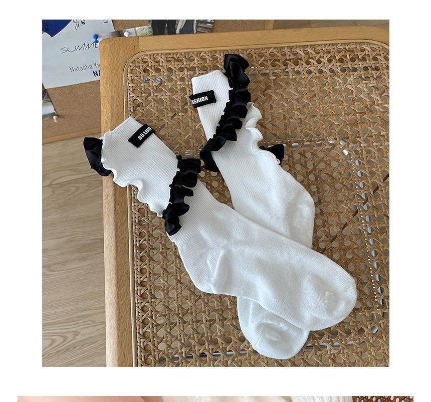 Plain Ruffle Label Applique Socks