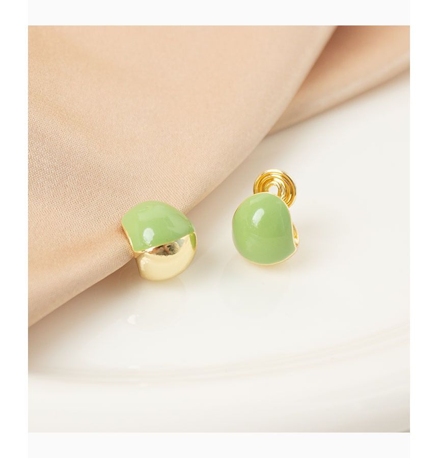 Earring Stud Ear Clip-On / Bead