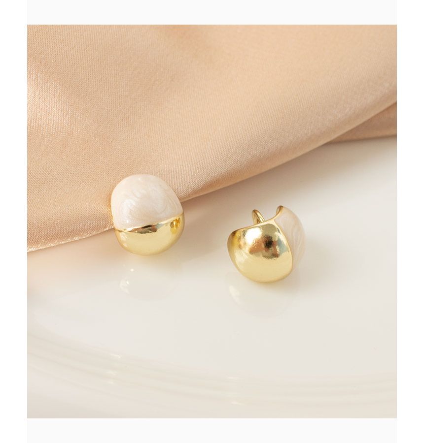 Earring Stud Ear Clip-On / Bead