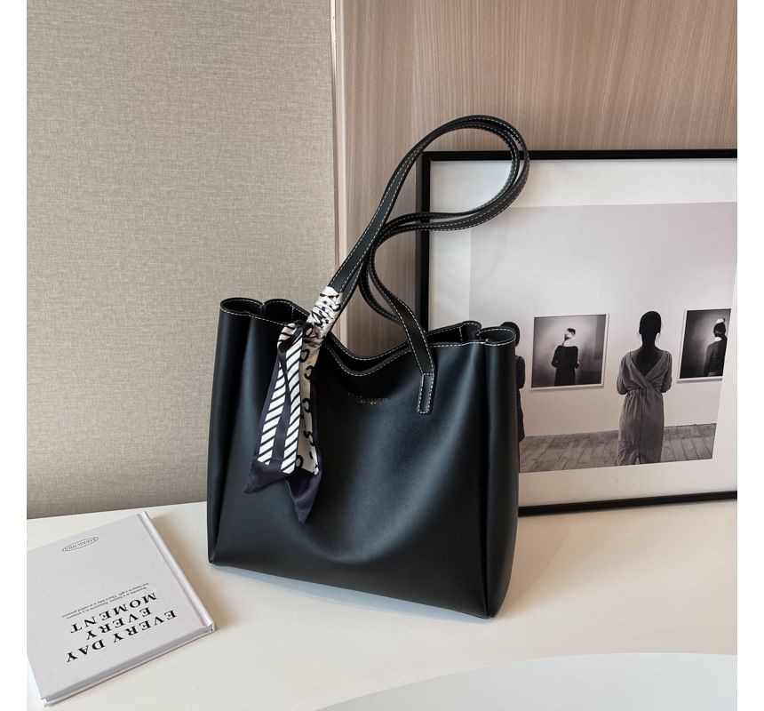 Set: Faux Leather Tote Bag + Crossbody Bag