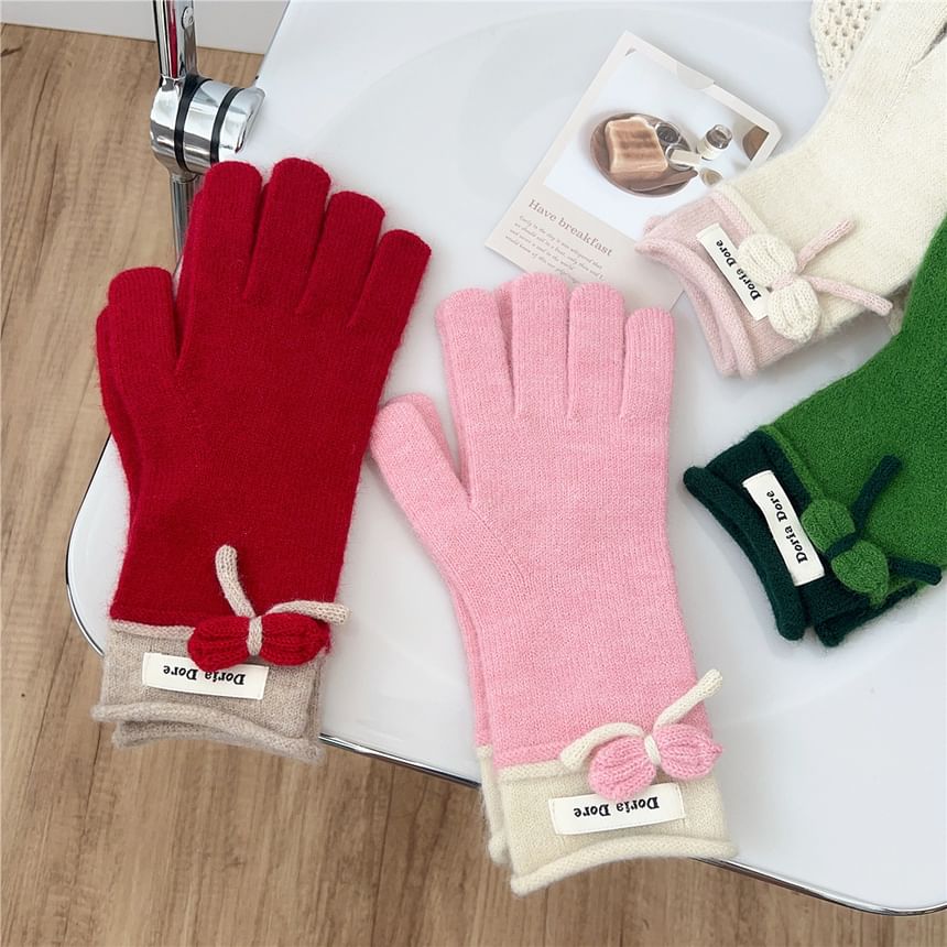 Lettering Applique Bow Knit Gloves