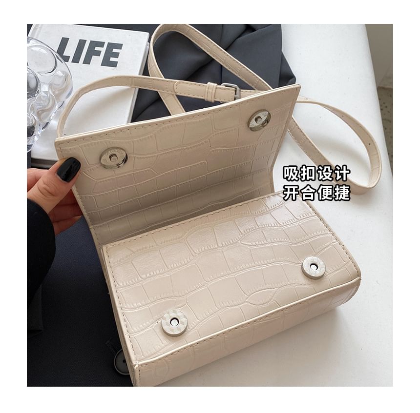 Heart Grain Crossbody Buckled Croc Bag Flap