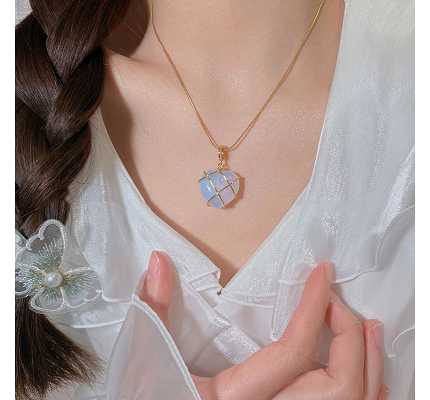 Heart Moonstone Pendant Alloy Necklace