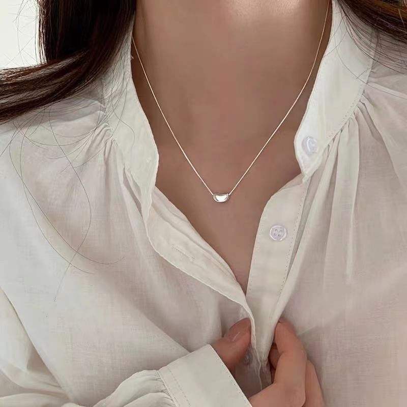 Bean Pendant Alloy Choker