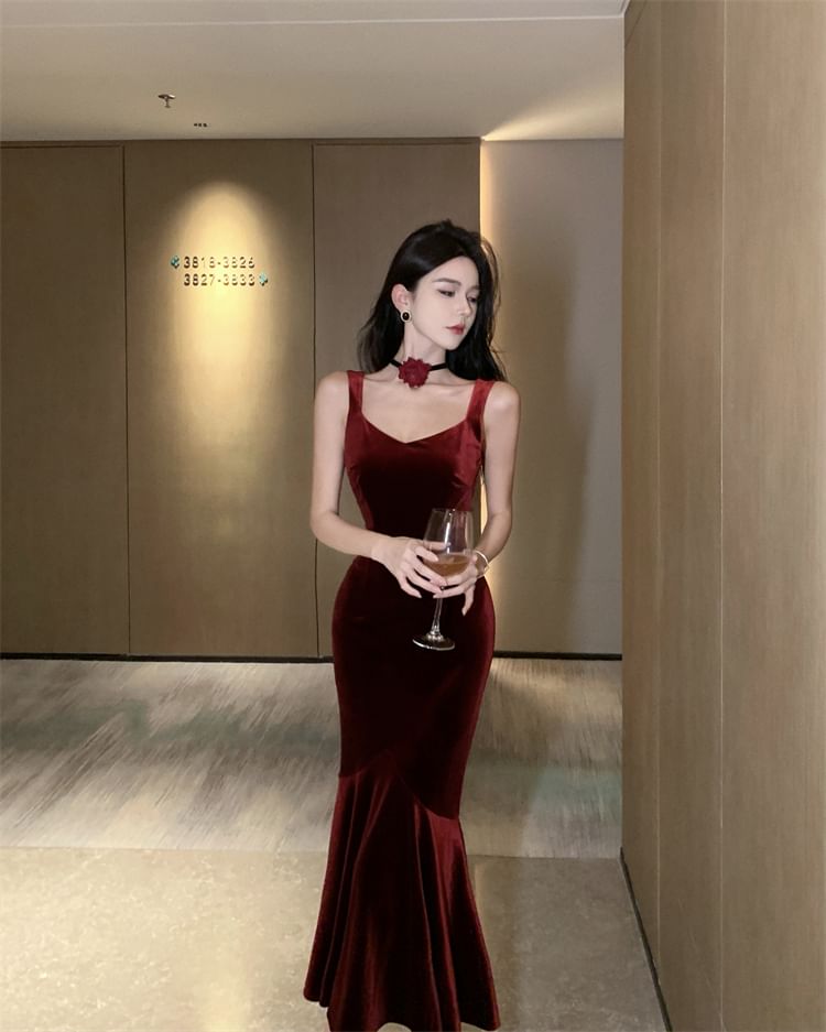 Sleeveless Square Neck Plain Velvet Maxi Mermaid Dress