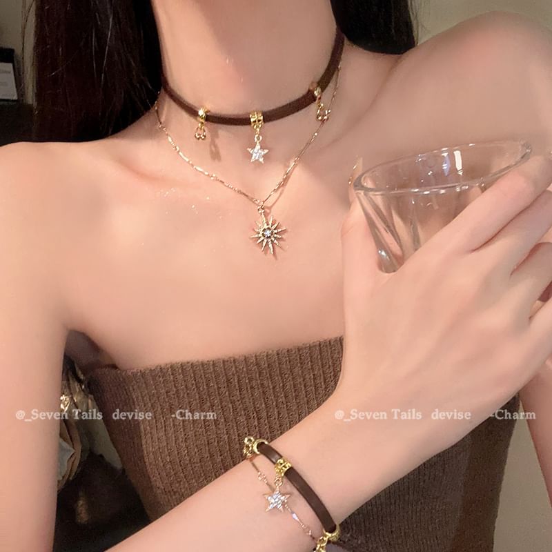 Rhinestone Star Choker / Bracelet / Set