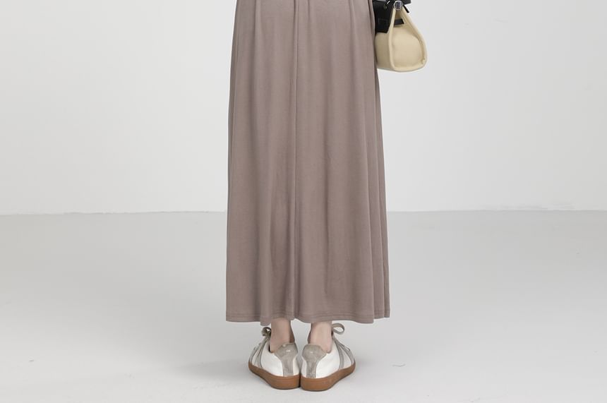 Long-Sleeve Queen Anne Neckline Plain Maxi A-Line Dress