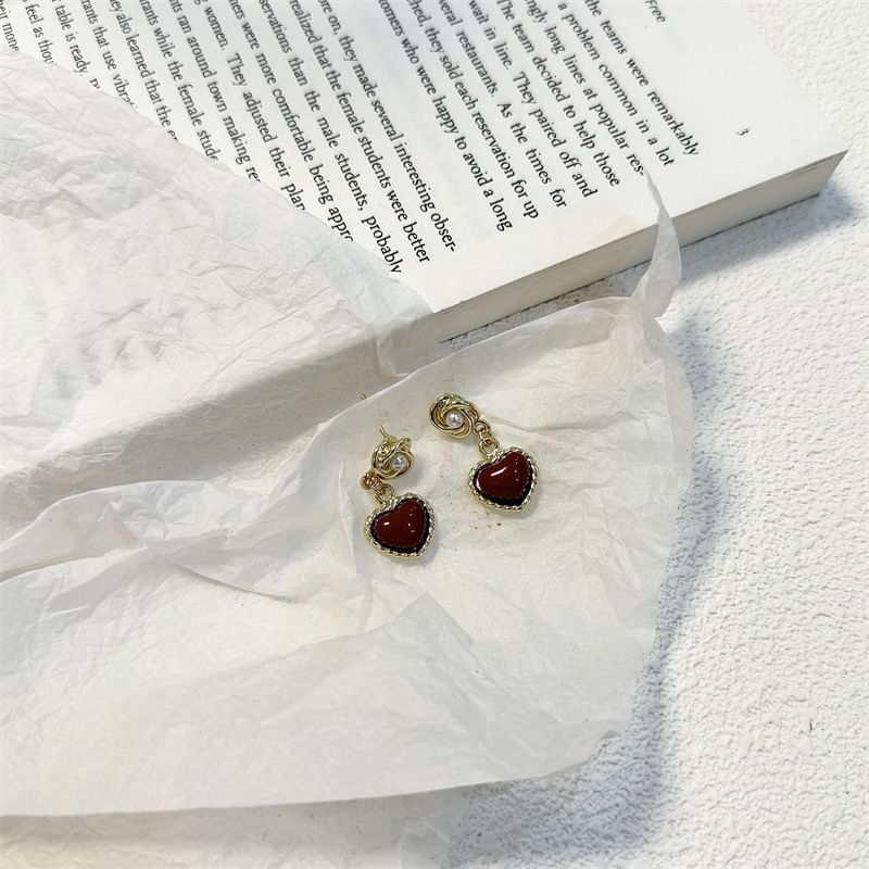 Pearl Faux Drop Earring Heart
