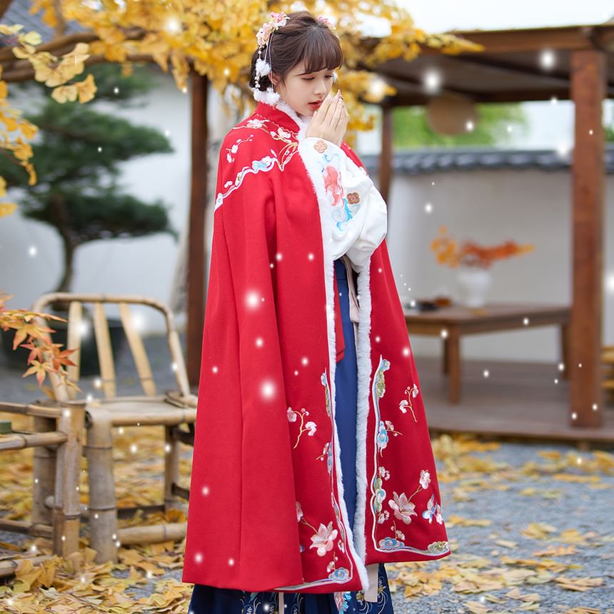 Stand Collar Floral Embroidered Fluffy Trim Tie Front Hanfu Cape