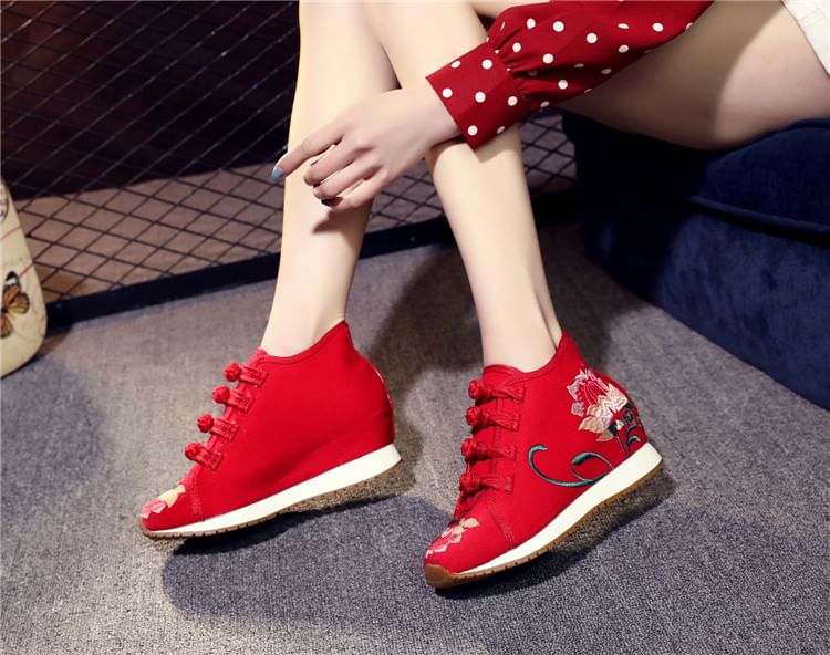 Flower Embroidered Hidden Wedge Sneakers