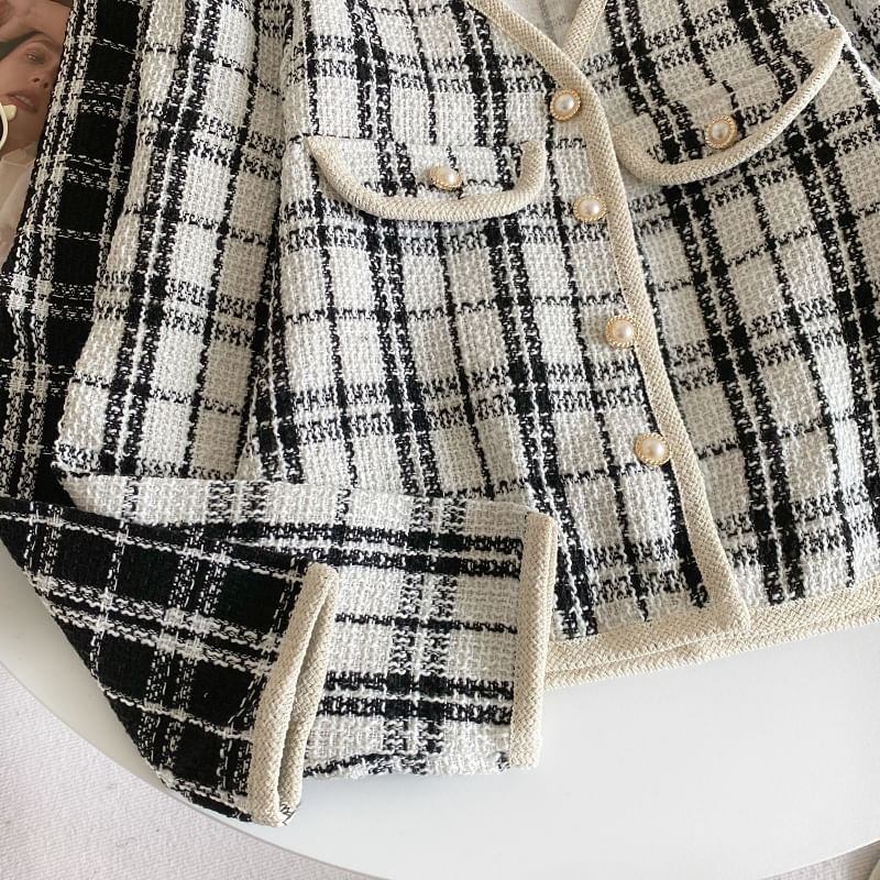 V-Neck Patterned Tweed Faux Pearl Buttoned Crop Jacket