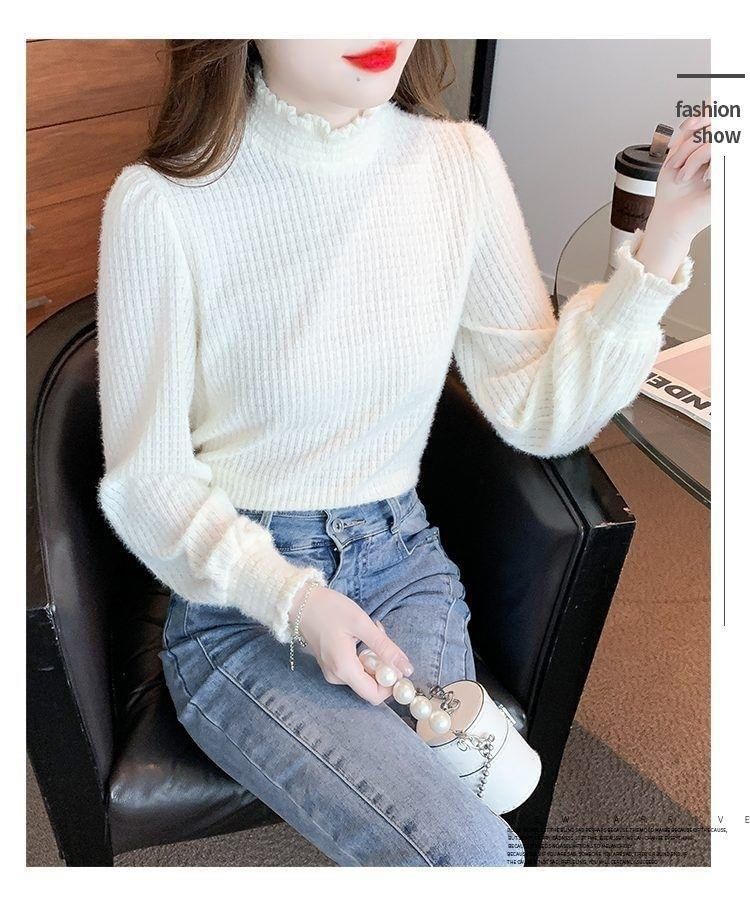 Long-Sleeve Plain Lace Neck Top Mock