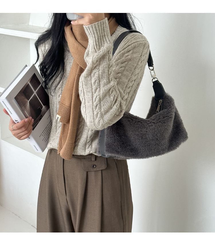 Plain Fleece Shoulder Bag