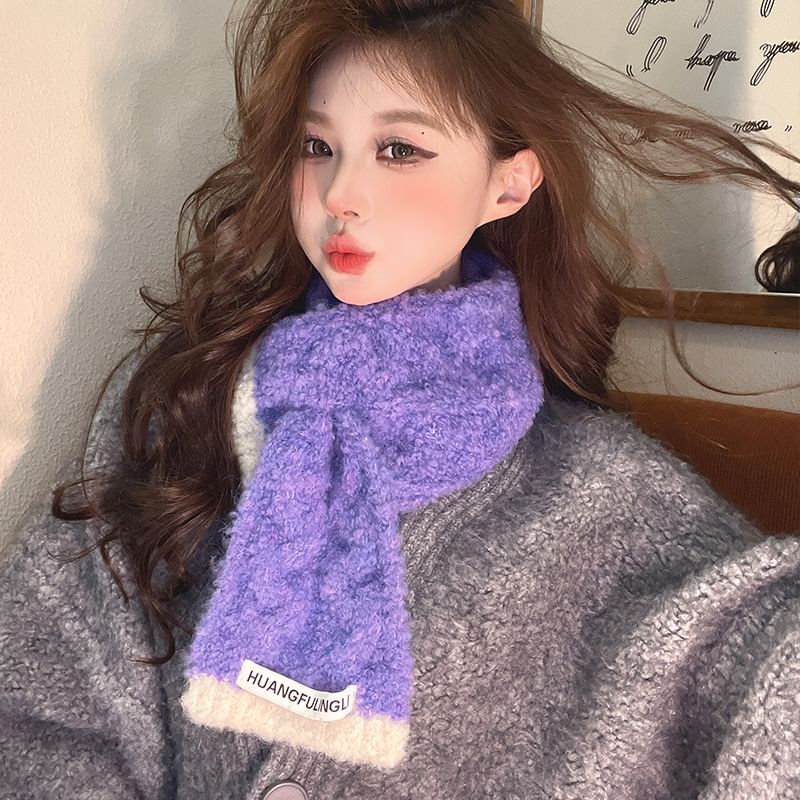 Trim Applique Label Scarf Contrast