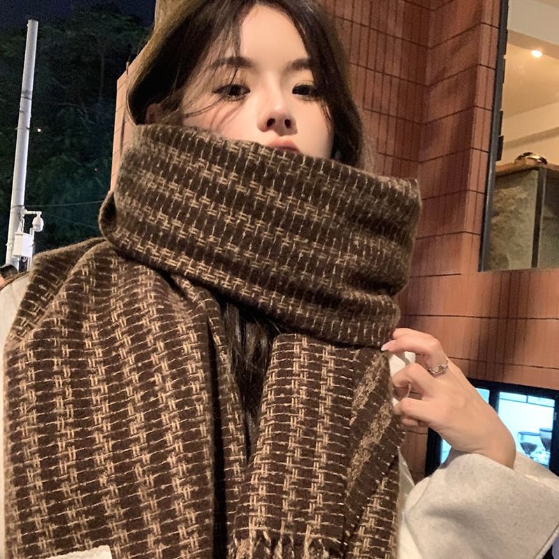 Scarf Tasseled Applique Label Patterned